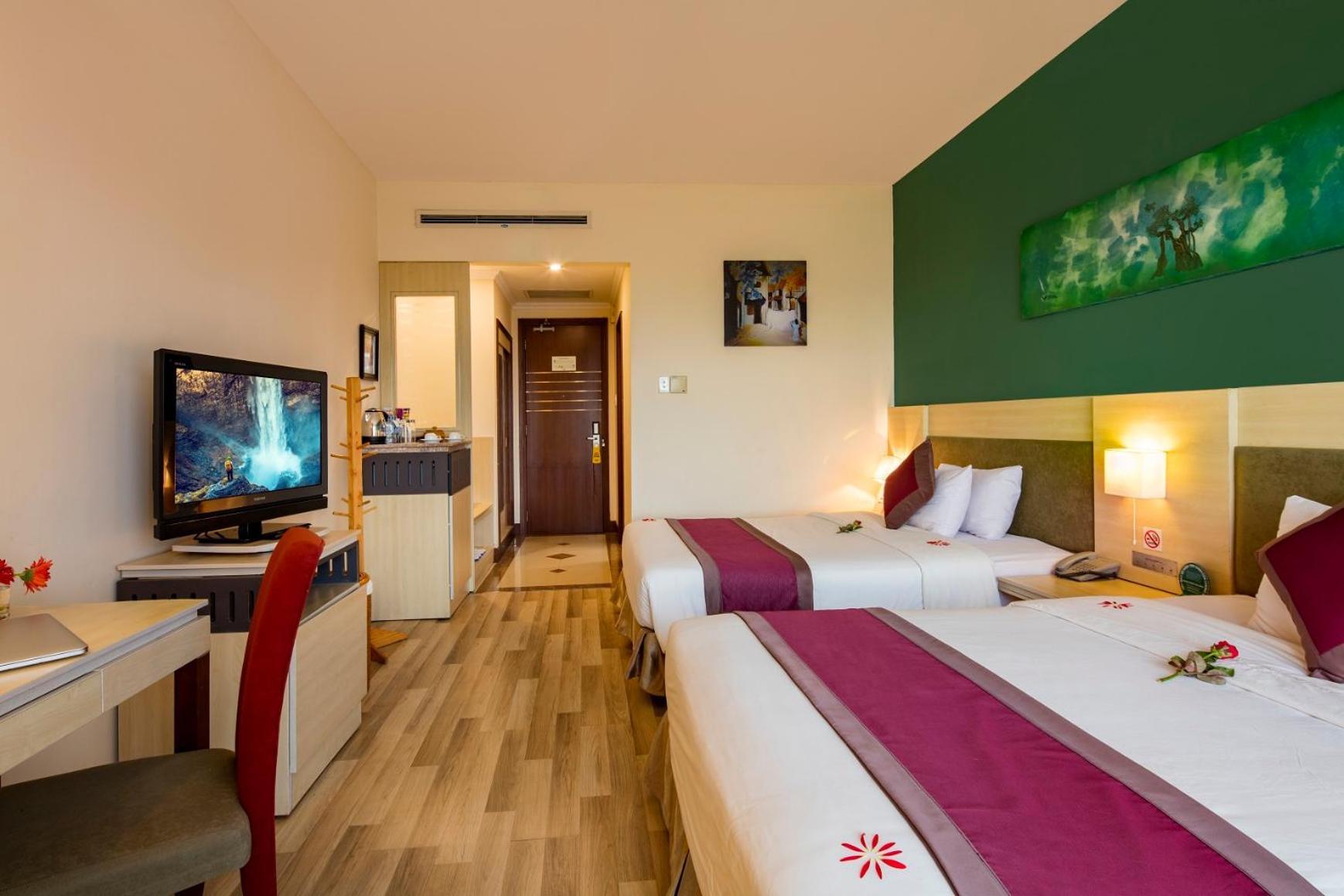 דונג הוי Sai Gon Quang Binh Hotel מראה חיצוני תמונה
